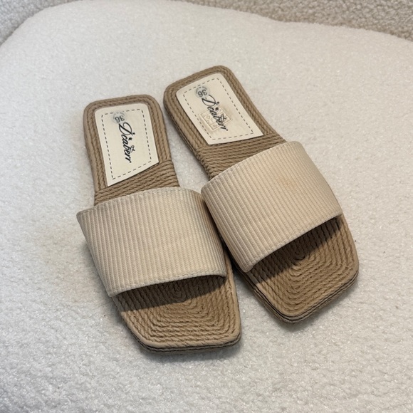Dior Women's Cream Slide Sandals - Picture 4 of 4